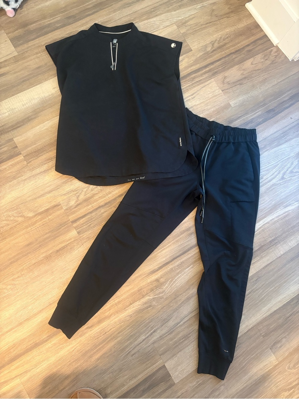 Healing Hands Black Women’s Scrubs Pants & Top Set